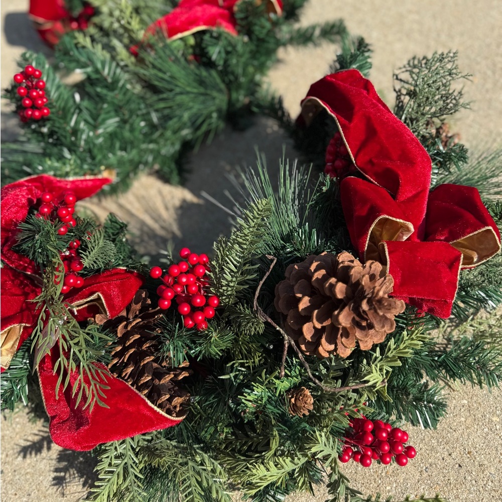 Frontgate Holiday Pine Garland with Red Bows - NWT - Picture 12 of 16